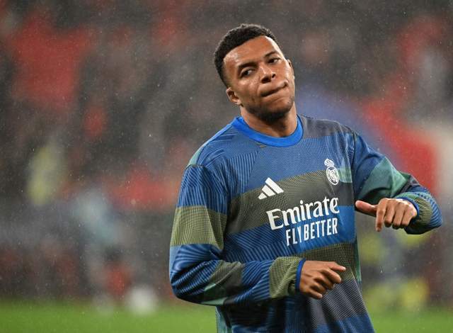 一日西甲动向:姆巴佩不会是皇马问题,巴萨想买巴斯托尼加价格