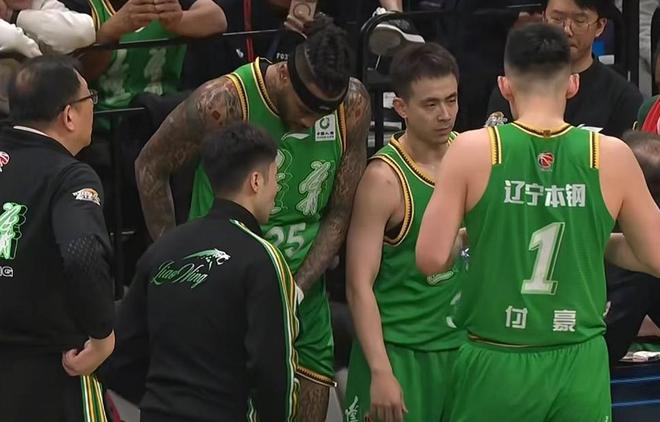 辽宁男篮力克福建 赵继伟27+6+8付豪17+7