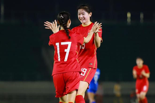 U20女足三连胜晋级！20年第一次，轰6球0失球，肖亚飞建功