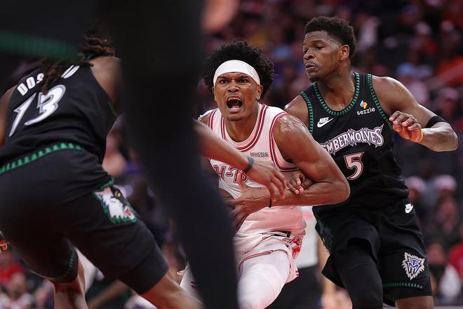 森林狼终结火箭8连胜 阿门41+9+7