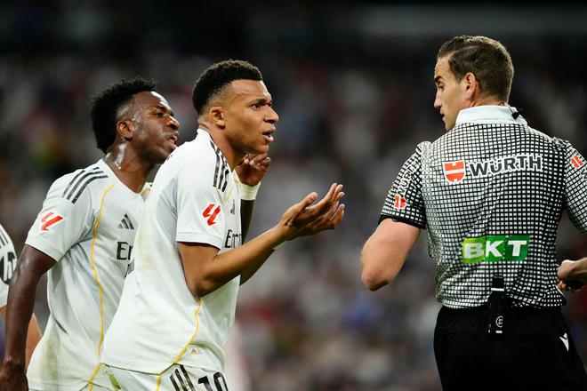 龙赛罗：现在的裁判打压皇马偏袒巴萨，他们是内格雷拉的亲信