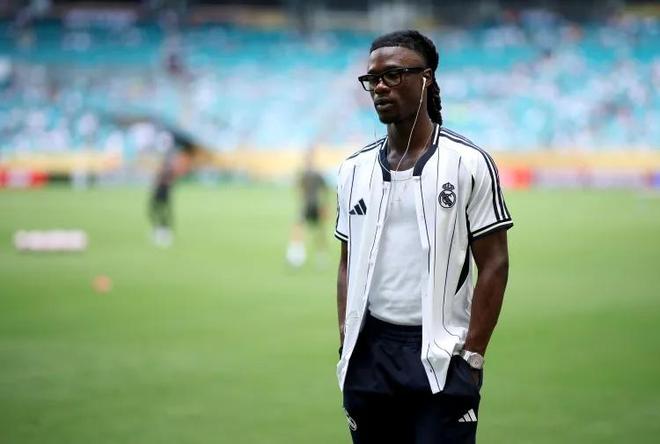 罗马诺：皇马无意主动出售卡马文加，球员本人也希望继续留下