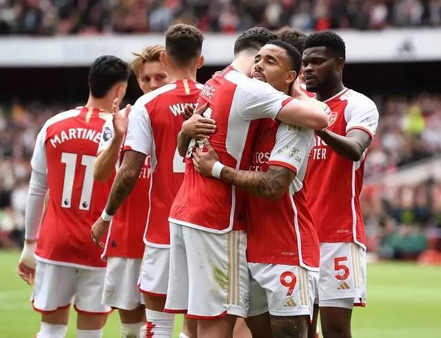 英超团灭？只剩阿森纳，这旗扛得动吗？