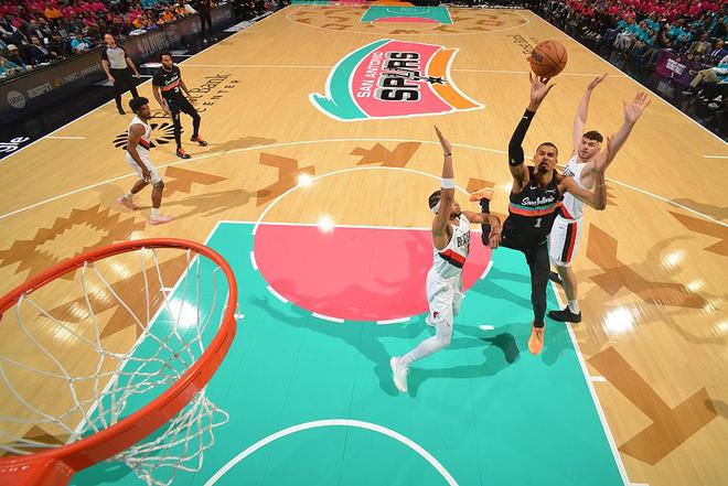 马刺擒开拓者1-0 文班35分杨瀚森登场阿夫迪亚30+10