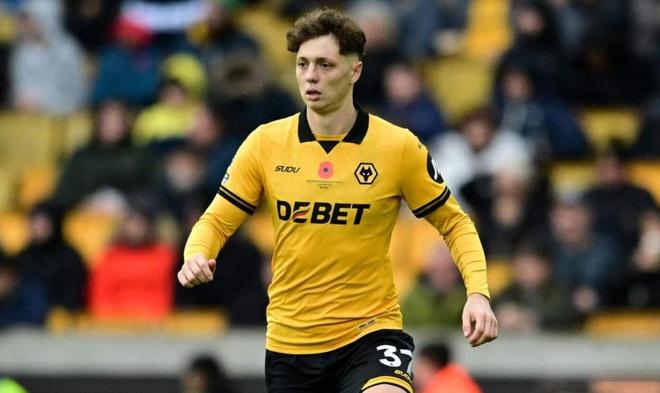 记者：巴黎关注克雷伊奇，狼队降级球员解约条款将被激活