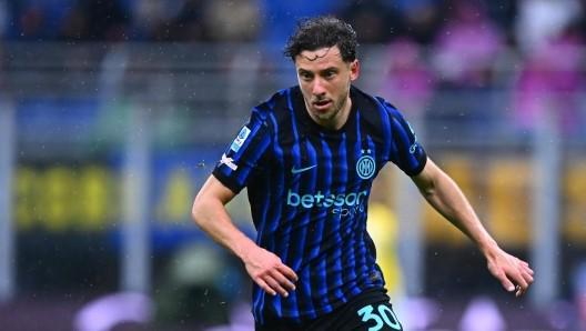 米体：安切洛蒂关注卡洛斯-奥古斯托，他有望入选世界杯阵容