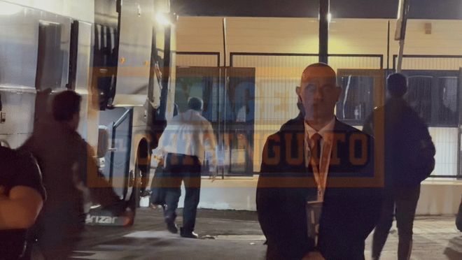 近7场1胜 皇马球迷贴面怒骂球员：不知羞耻 姆巴佩用帽遮脸+逃离