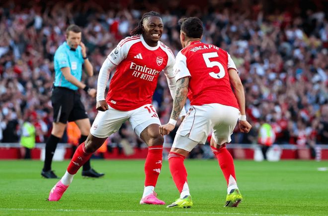 回榜首！阿森纳夺冠概率升至72.4% 曼城遭看衰：会输2场+3分丢冠