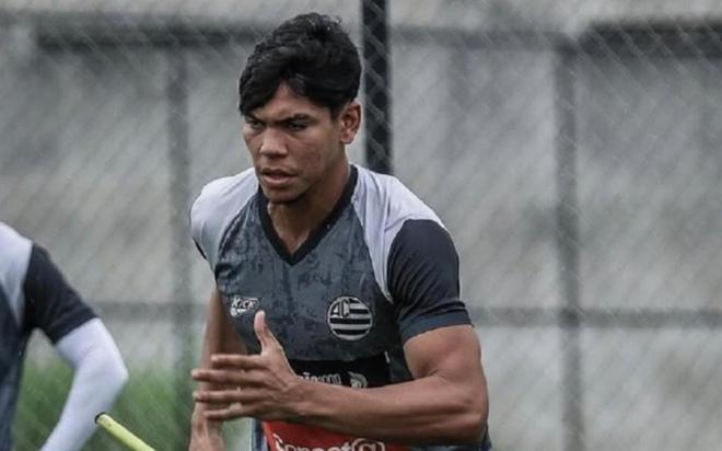 记者：那不勒斯想引进17岁巴西小将因迪奥，转会费约400万欧