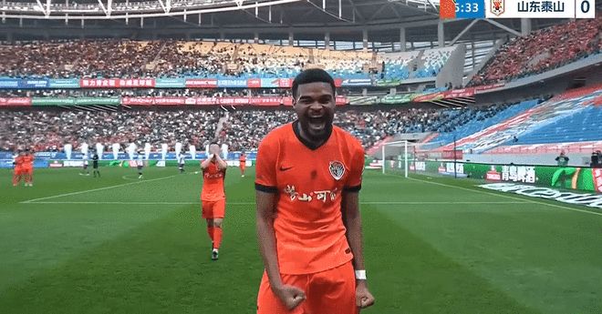 中超-海牛4-1爆冷！近15年首胜泰山 积分转正逃离榜尾