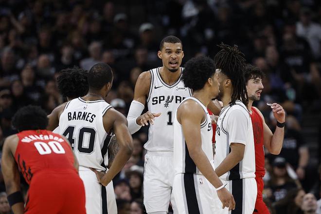 马刺4-1开拓者晋级 文班17+14+6帽福克斯爆发21+9