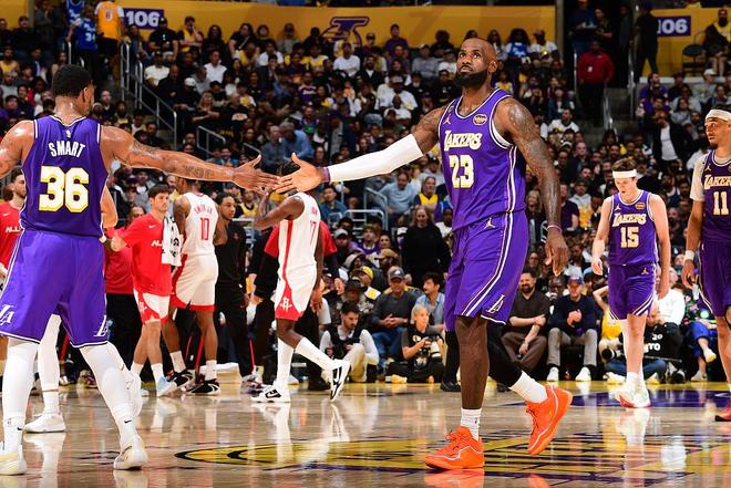 火箭再胜湖人2-3 詹姆斯三分6中0里夫斯复出22分史密斯22分