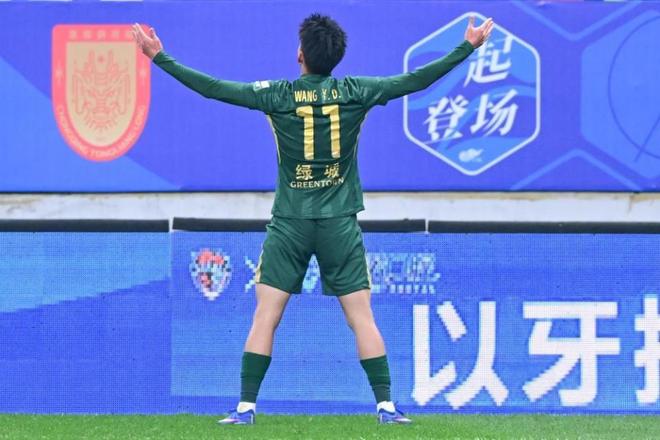 怒骂队友后王钰栋道歉：想赢球有些着急，球场上出现不成熟行为