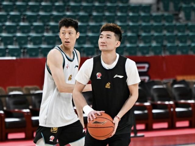 背水一战迎来复出？孙铭徽现身浙江广厦G2赛前踩场训练
