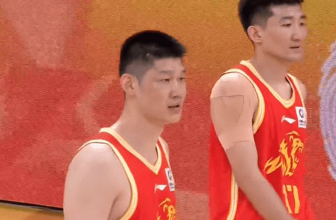 布朗46分广厦1-0深圳 孙铭徽12+8贺希宁6分